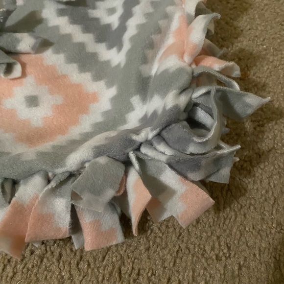 Girls New Handmade Fleece Baby Tie Blanket - Picture 4 of 9